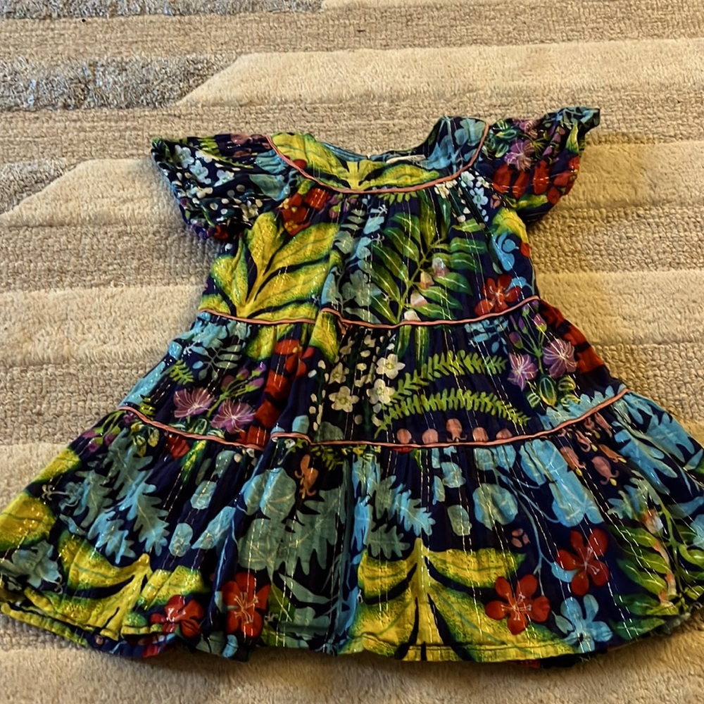 Tropical design Dress size 3 lightly worn. Great for summer!